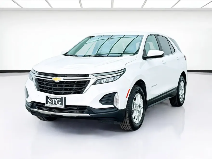 2022 Chevrolet Equinox LT photo 1