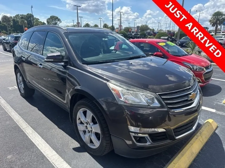2017 Chevrolet Traverse 1LT photo 1