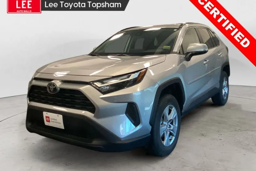 2025 Toyota RAV4 XLE photo 1
