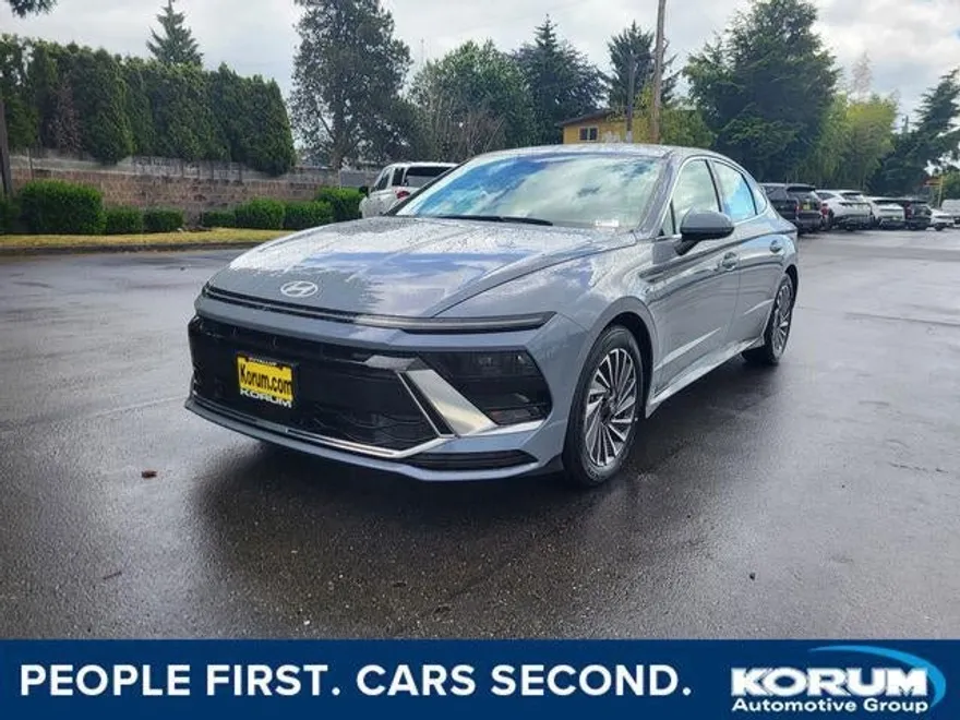 2025 Hyundai Sonata SEL photo 1