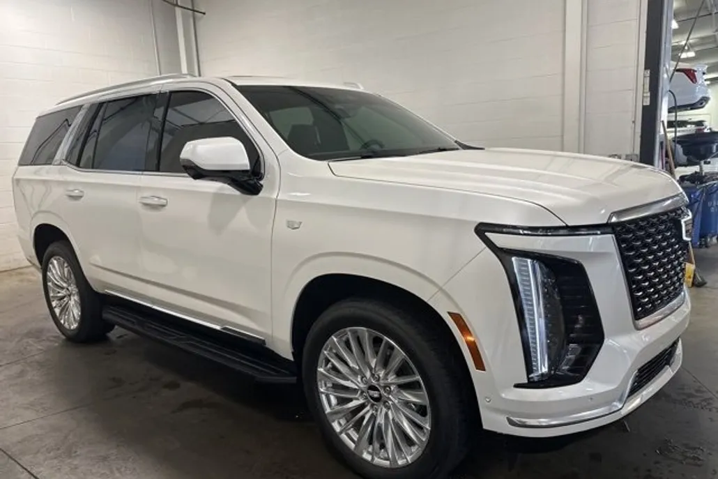 2025 Cadillac Escalade Premium Luxury photo 1