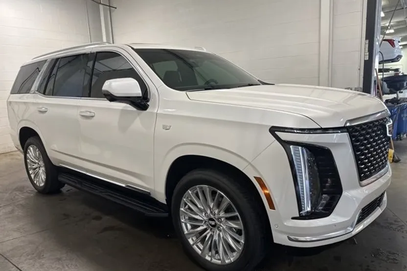 2025 Cadillac Escalade Premium Luxury photo 1