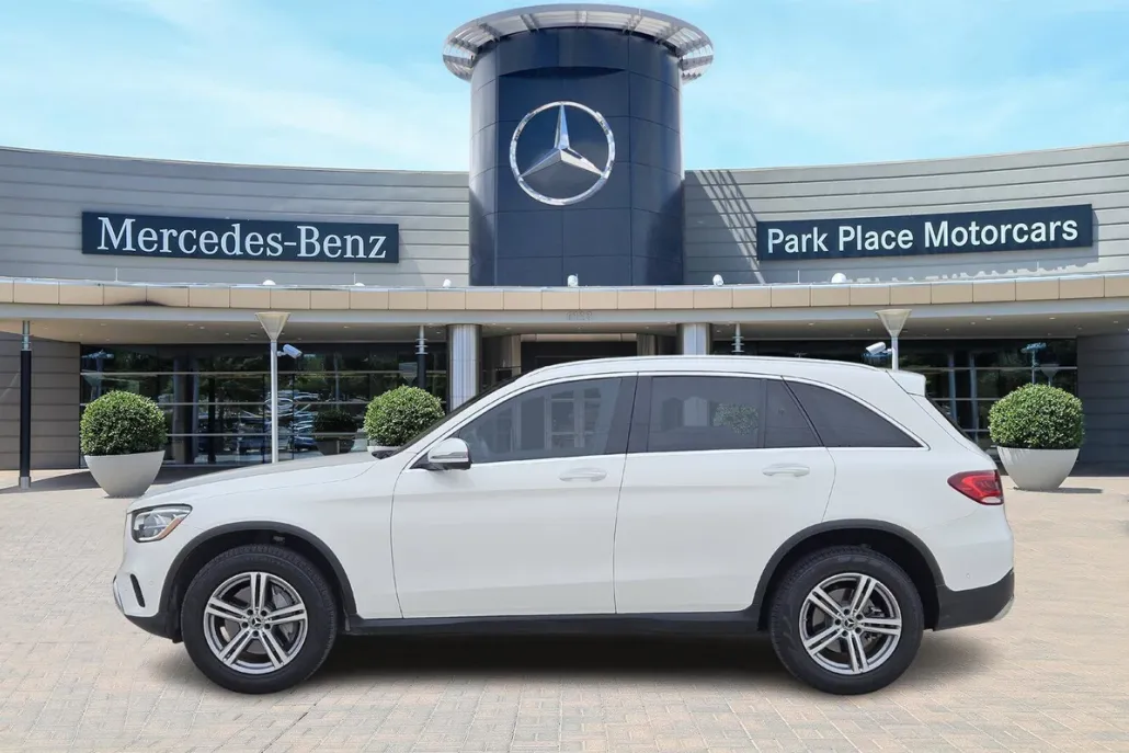 2022 Mercedes Benz GLC 300 photo 1