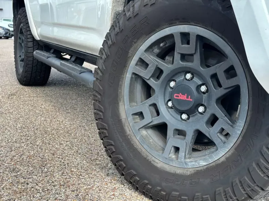 2022 Toyota 4Runner SR5 Premium photo 1