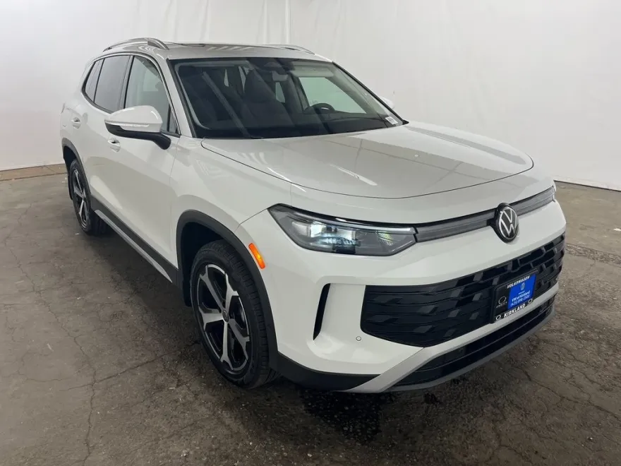 2025 Volkswagen Tiguan SE photo 1