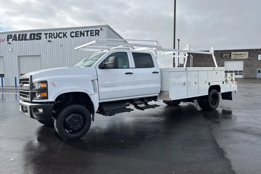 2024 Chevrolet Silverado 6500HD Work Truck photo 1