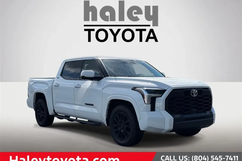 2023 Toyota Tundra SR5 CrewMax photo 1