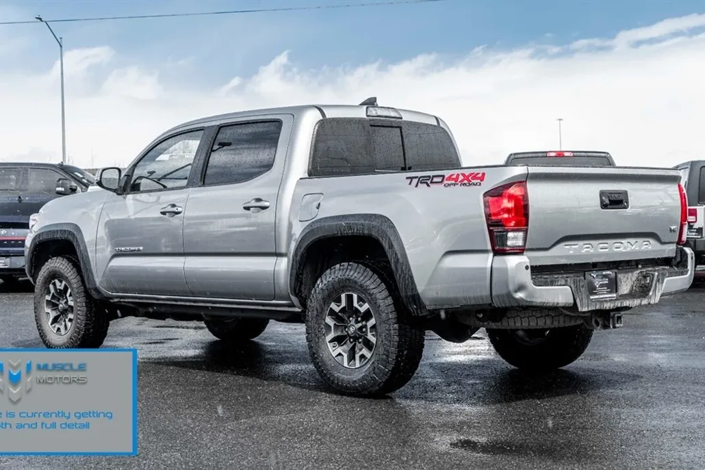 2018 Toyota Tacoma TRD Off-Road photo 1
