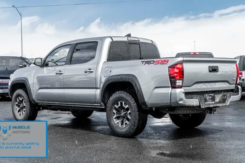 2018 Toyota Tacoma TRD Off-Road photo 1