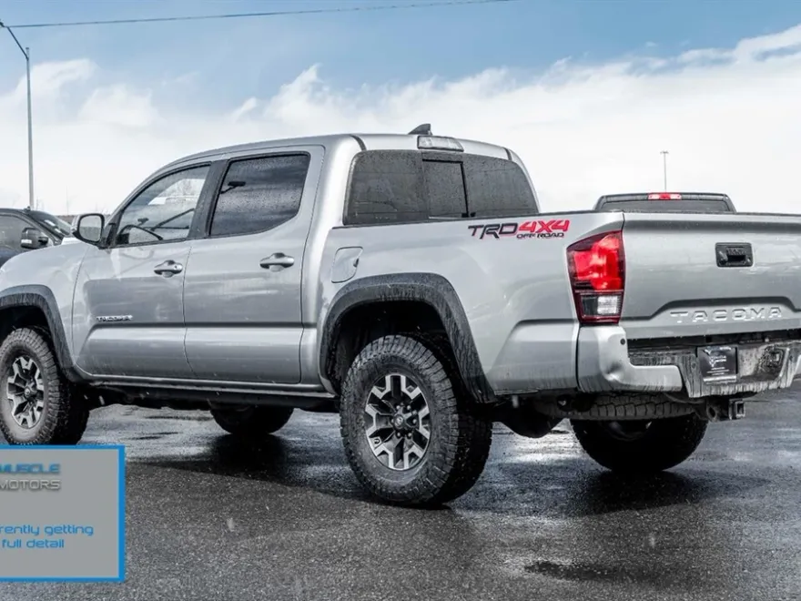 2018 Toyota Tacoma TRD Off-Road photo 1