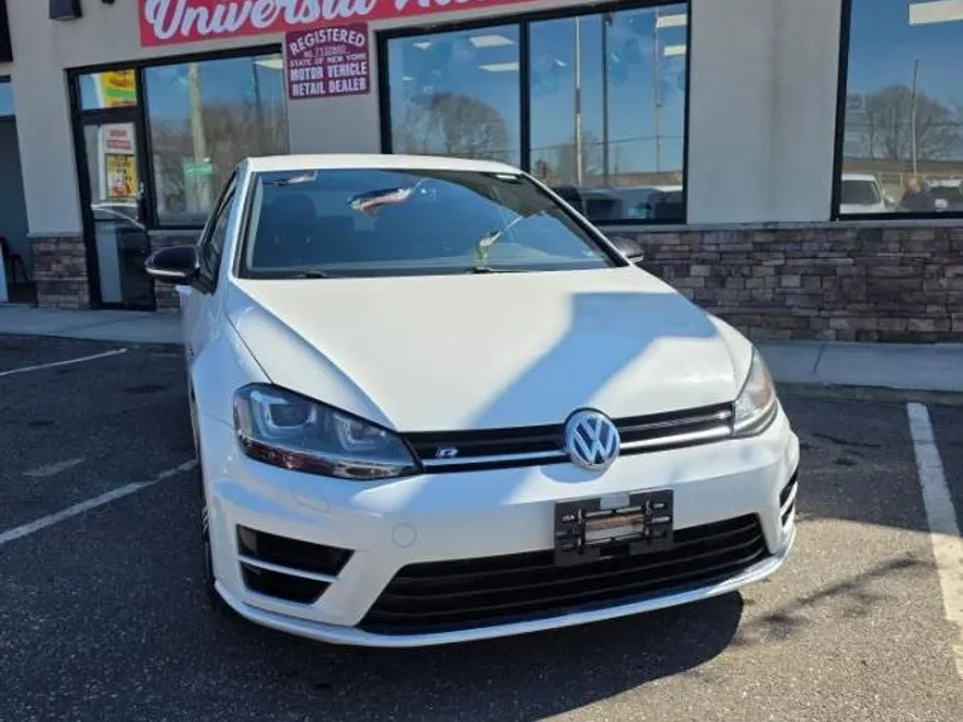 2016 Volkswagen Golf R photo 1