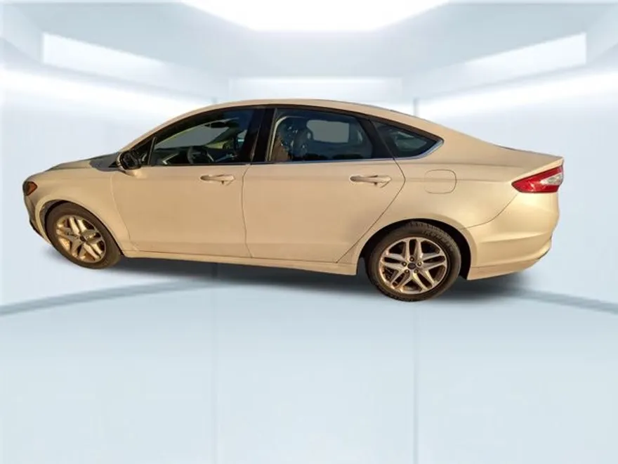 2014 Ford Fusion SE photo 1
