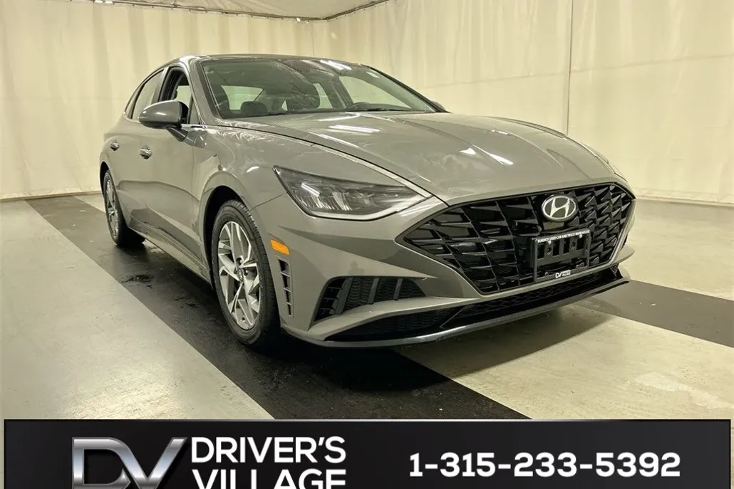 2022 Hyundai Sonata SEL photo 1
