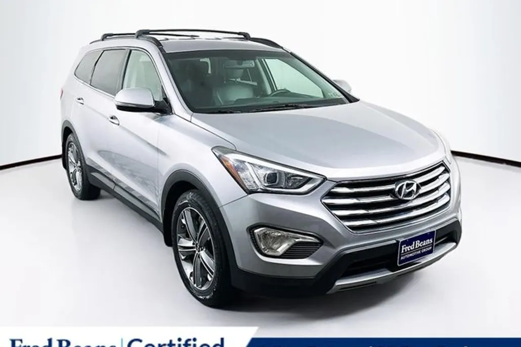 2016 Hyundai Santa Fe SE photo 1