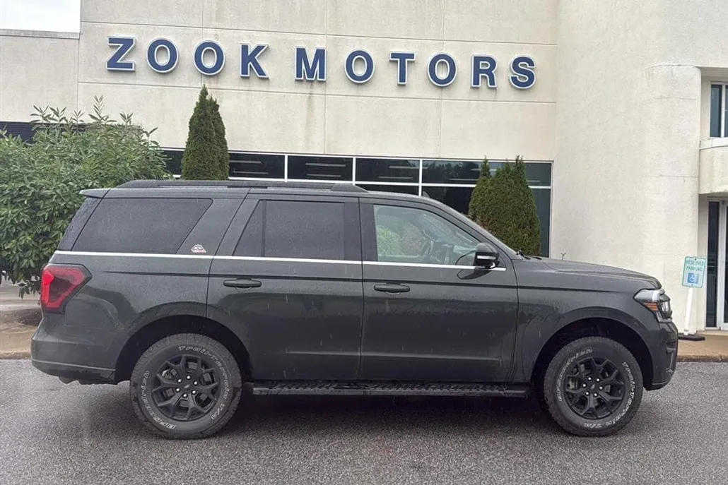 2022 Ford Expedition Timberline photo 1