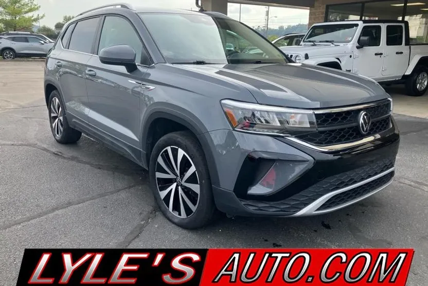 2023 Volkswagen Taos SE photo 1