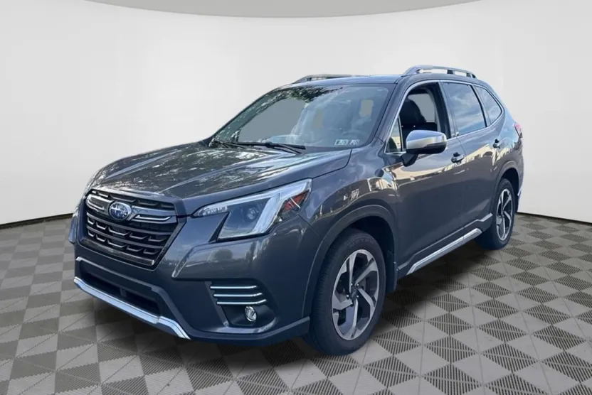 2023 Subaru Forester Touring photo 1