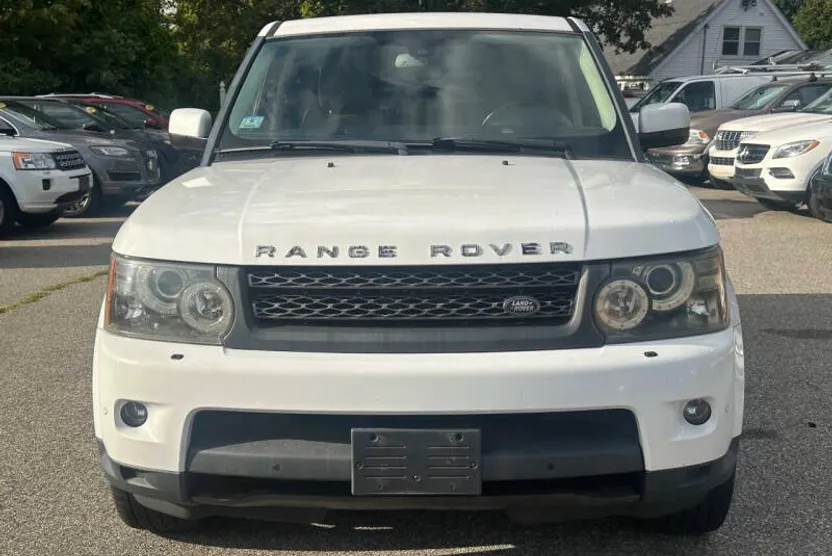2011 Land Rover Range Rover Sport HSE photo 1