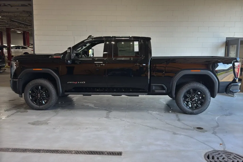 2026 Gmc Sierra 2500 HD AT4 photo 1