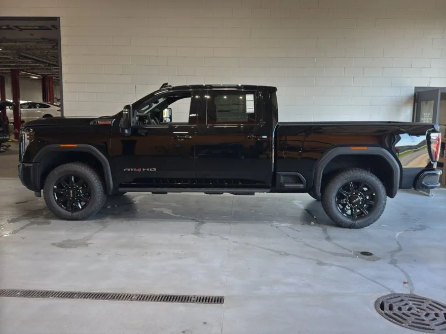 2026 Gmc Sierra 2500 HD AT4 photo 1