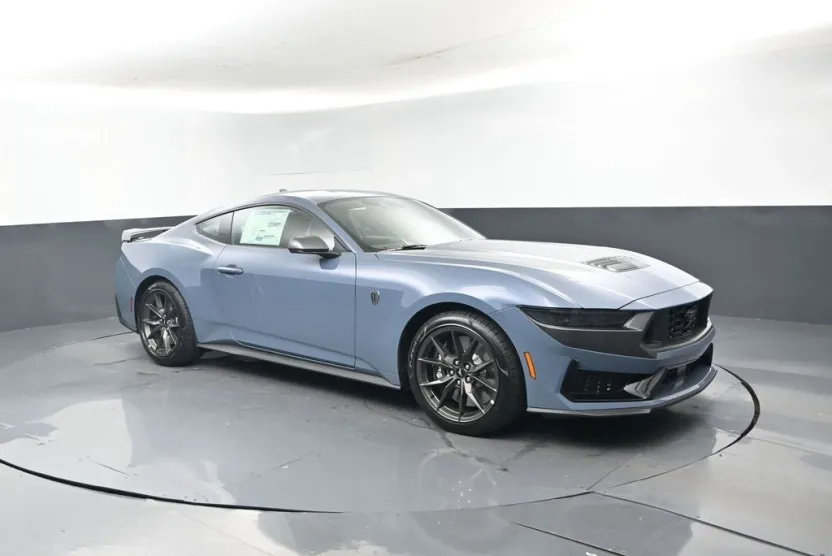 2025 Ford Mustang Dark Horse photo 1