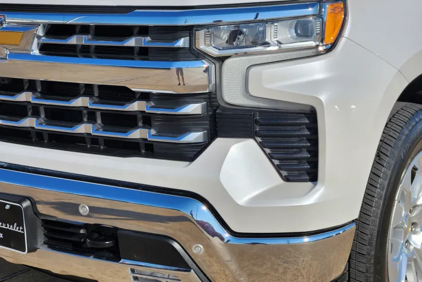 2023 Chevrolet Silverado 1500 LTZ photo 1