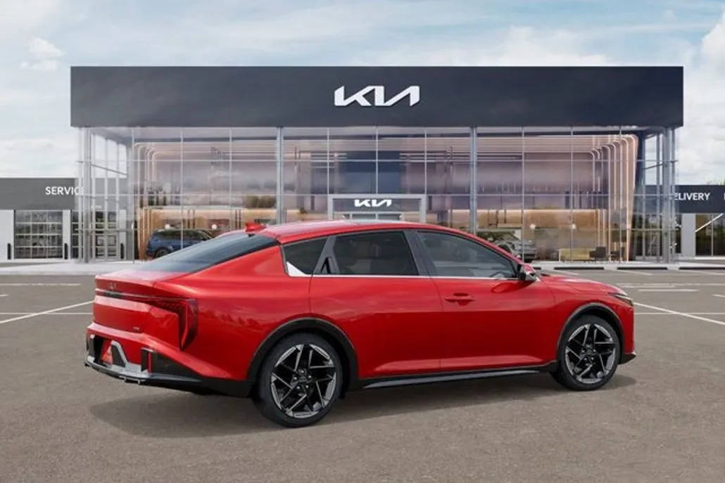 2025 Kia K4 GT-Line photo 1