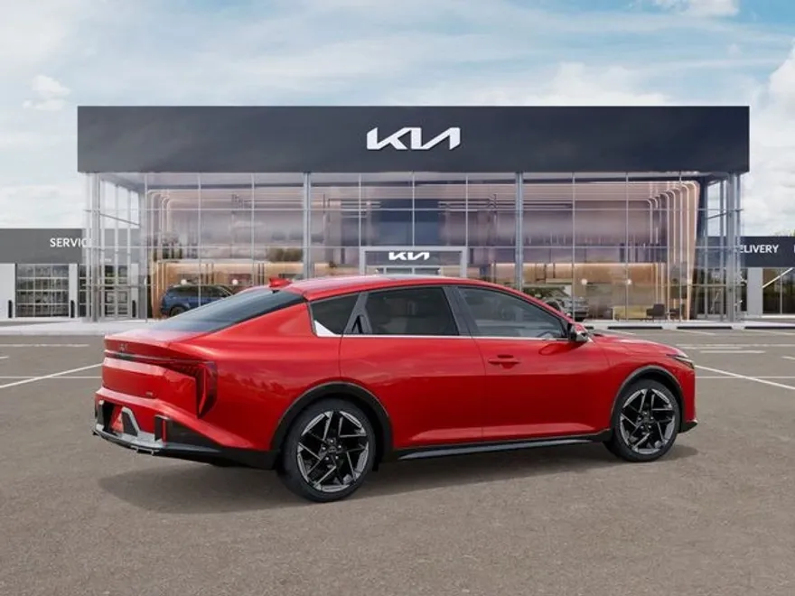 2025 Kia K4 GT-Line photo 1