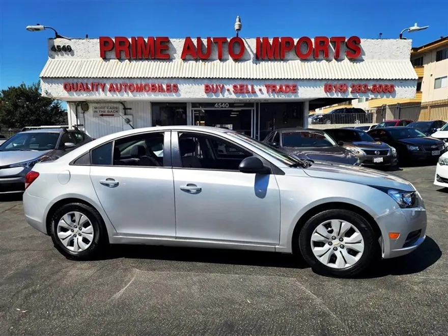 2014 Chevrolet Cruze LS photo 1