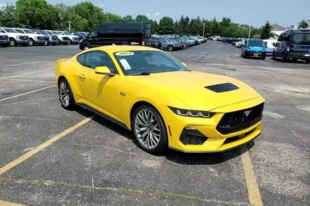 2024 Ford Mustang GT Premium photo 1