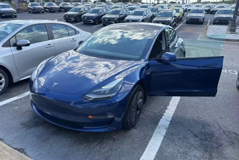 2021 Tesla Model 3 Long Range photo 1
