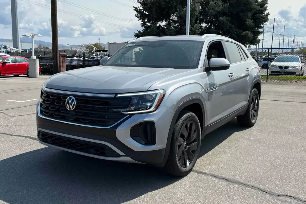 2026 Volkswagen Atlas Cross Sport SE Technology photo 1
