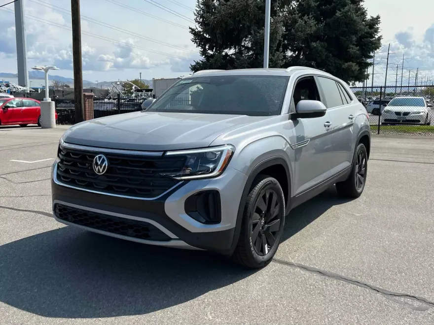 2026 Volkswagen Atlas Cross Sport SE Technology photo 1