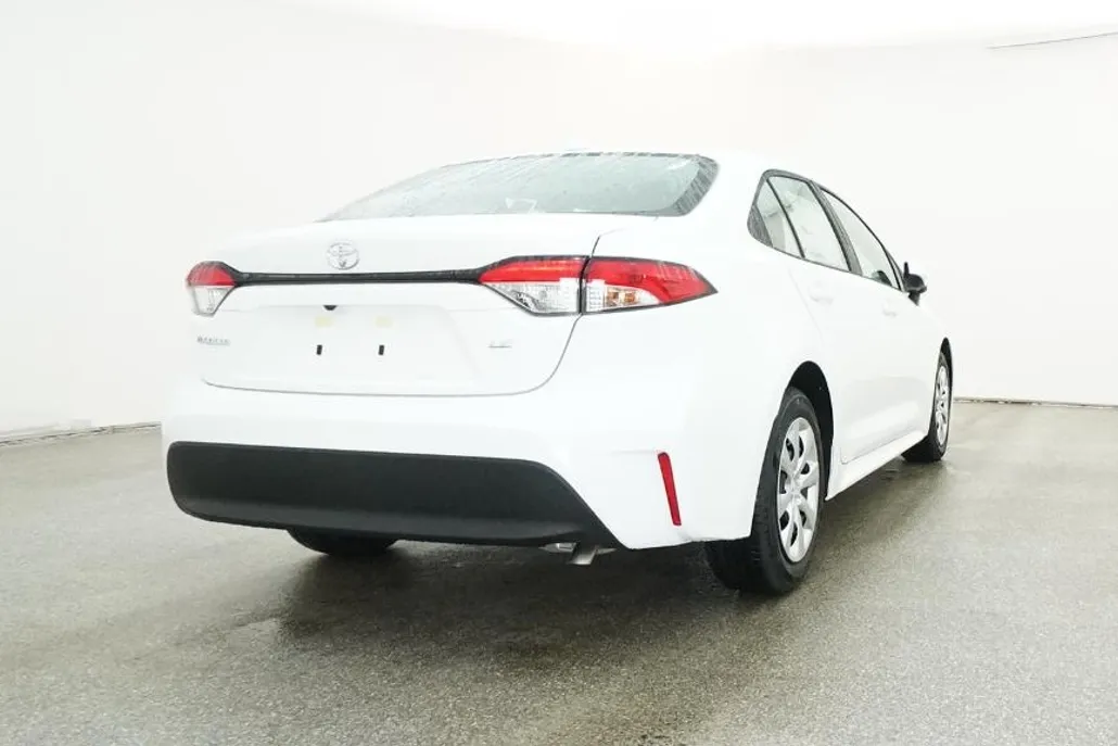 2025 Toyota Corolla LE photo 1