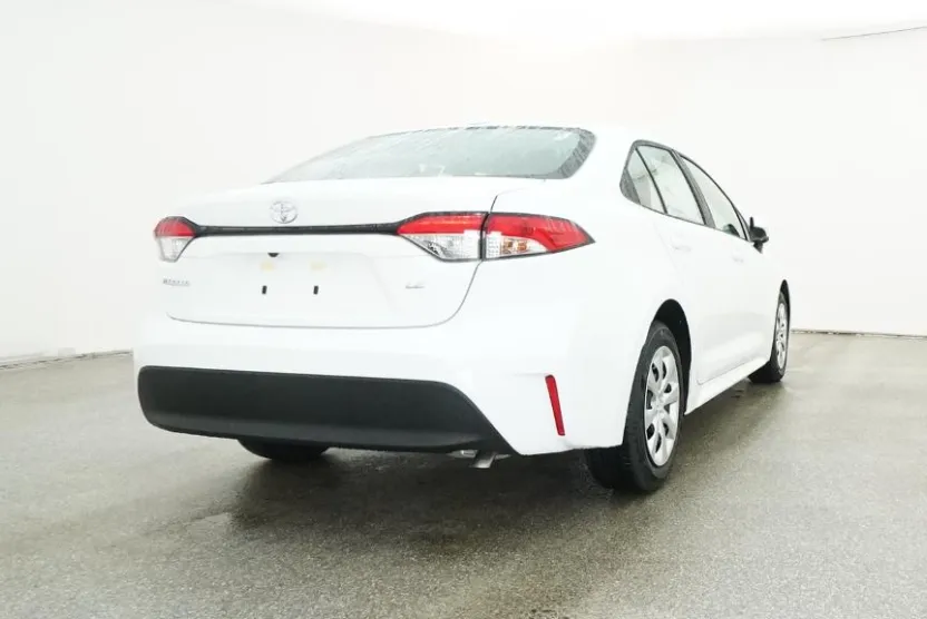 2025 Toyota Corolla LE photo 1