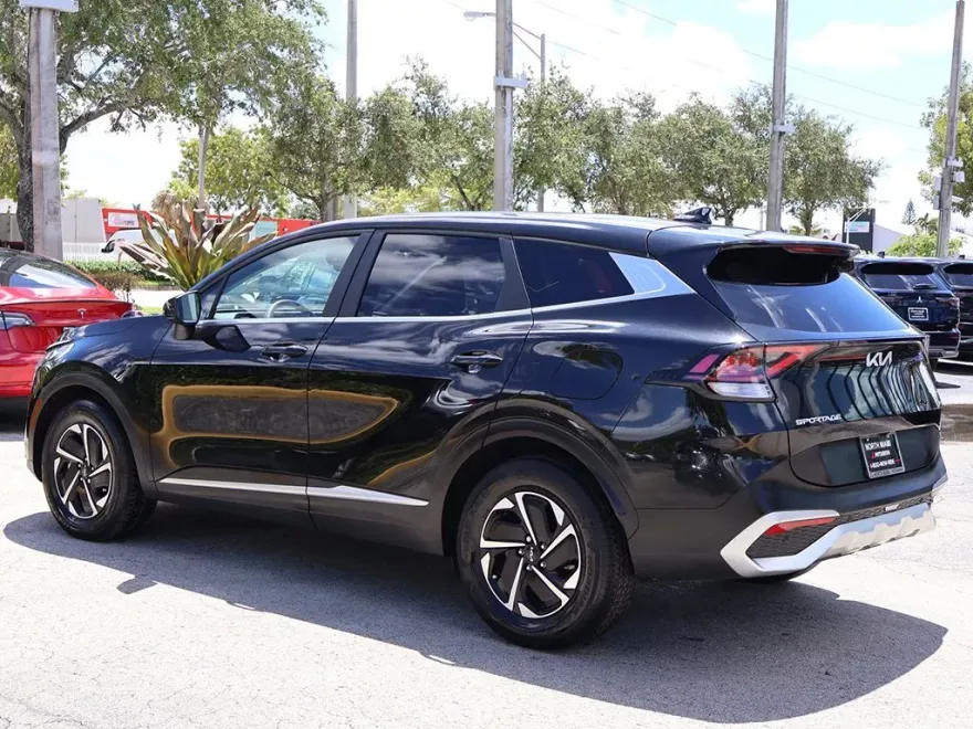 2023 Kia Sportage Hybrid LX photo 1