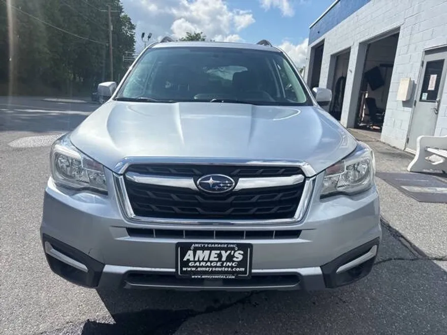 2018 Subaru Forester 2.5i Premium photo 1
