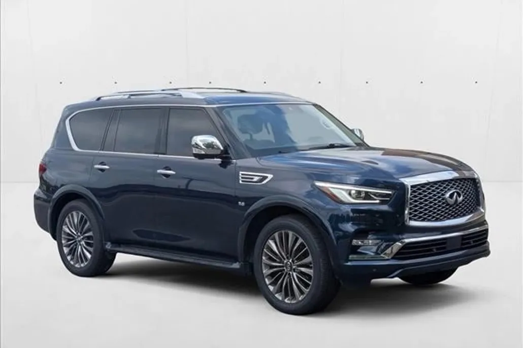 2019 Infiniti QX80 Luxe photo 1