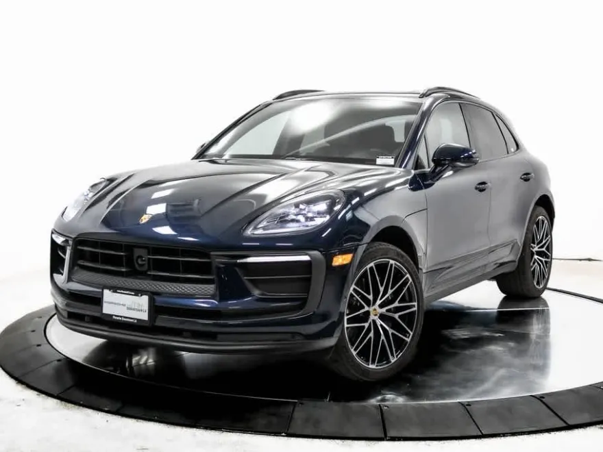 2023 Porsche Macan Base photo 1