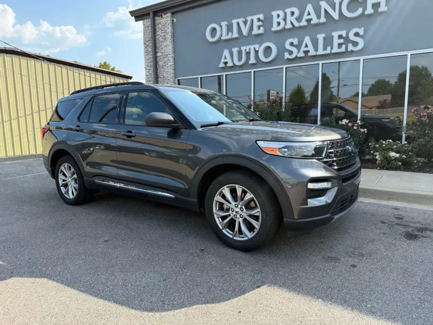 2020 Ford Explorer XLT Sport photo 1