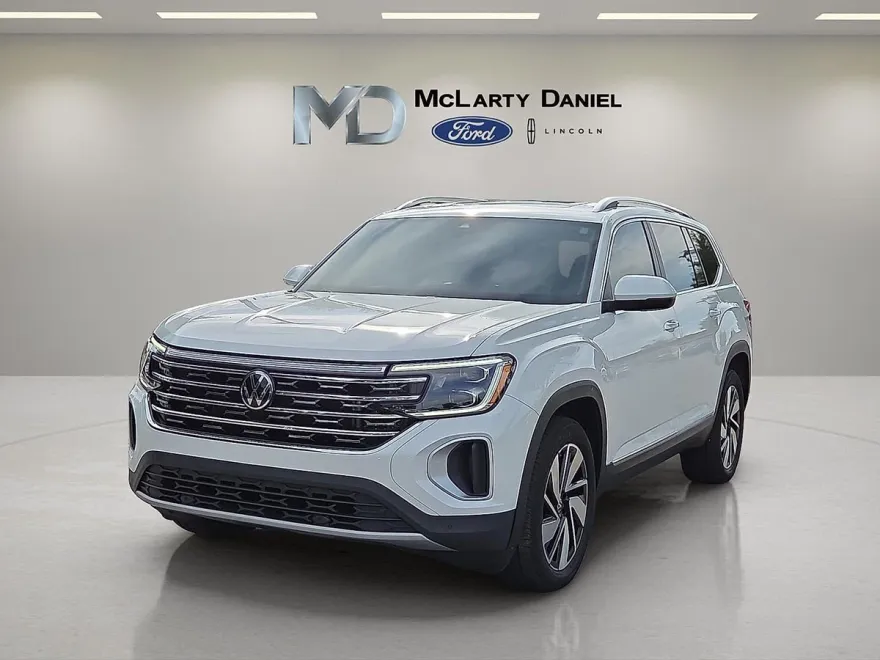 2024 Volkswagen Atlas SEL photo 1