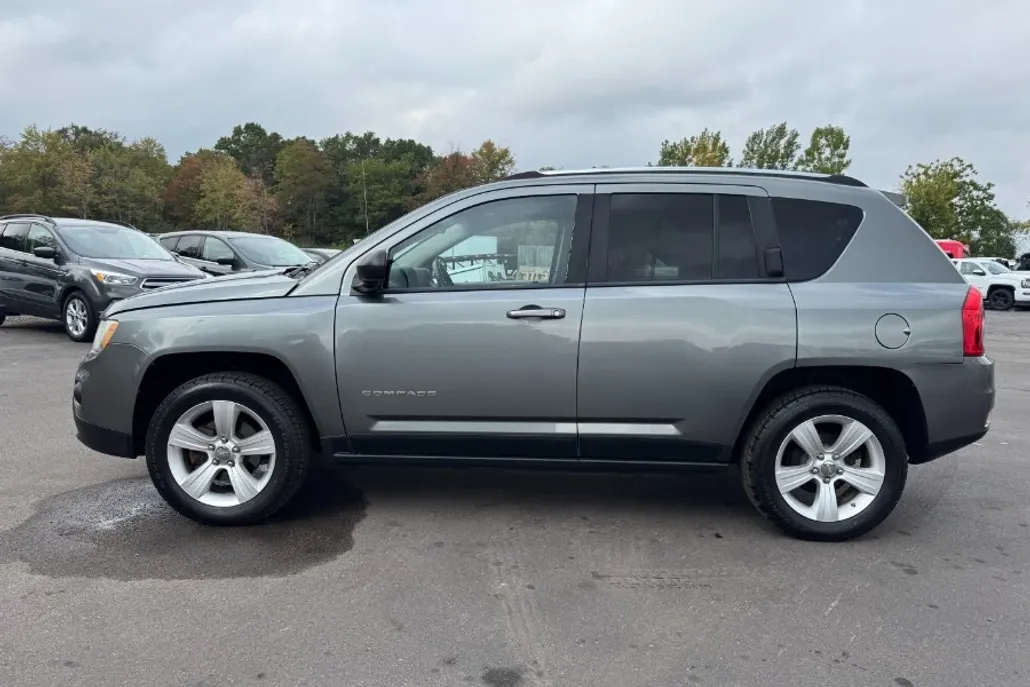 2011 Jeep Compass Latitude photo 1
