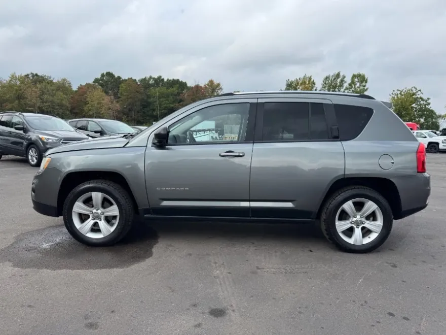 2011 Jeep Compass Latitude photo 1