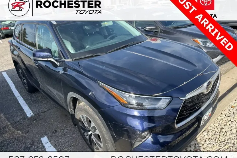 2022 Toyota Highlander XLE photo 1