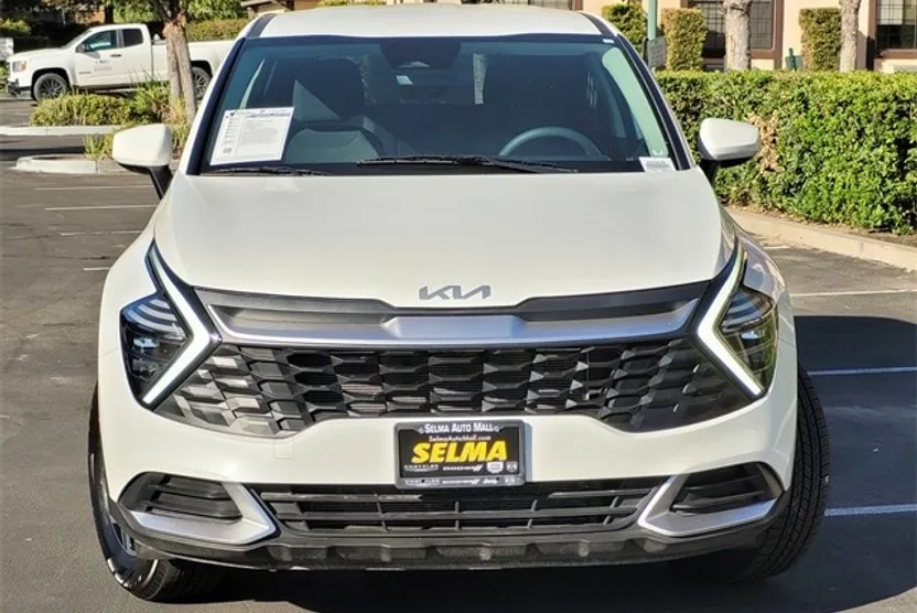 2024 Kia Sportage LX photo 1