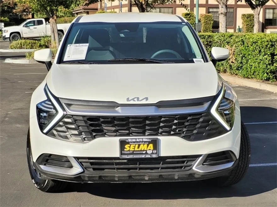 2024 Kia Sportage LX photo 1