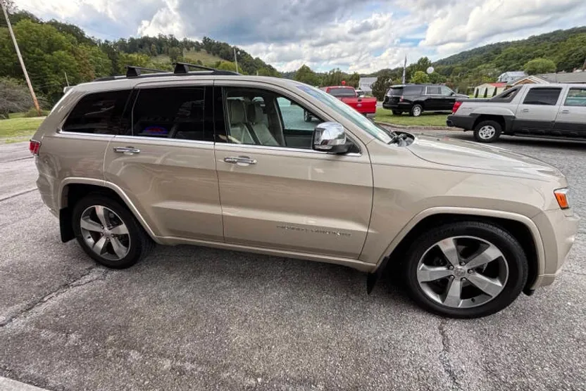 2015 Jeep Grand Cherokee Overland photo 1