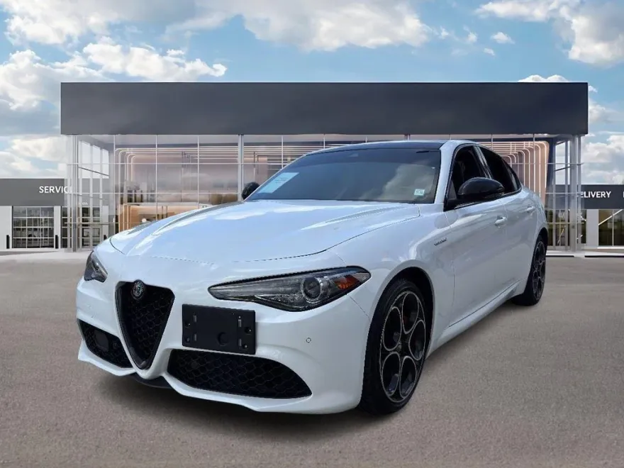 2023 Alfa Romeo Giulia Ti photo 1