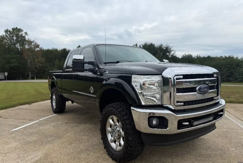 2015 Ford F-250 Lariat photo 1