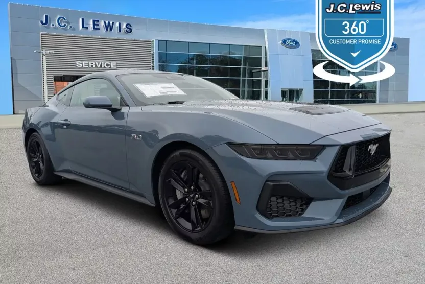 2025 Ford Mustang GT photo 1
